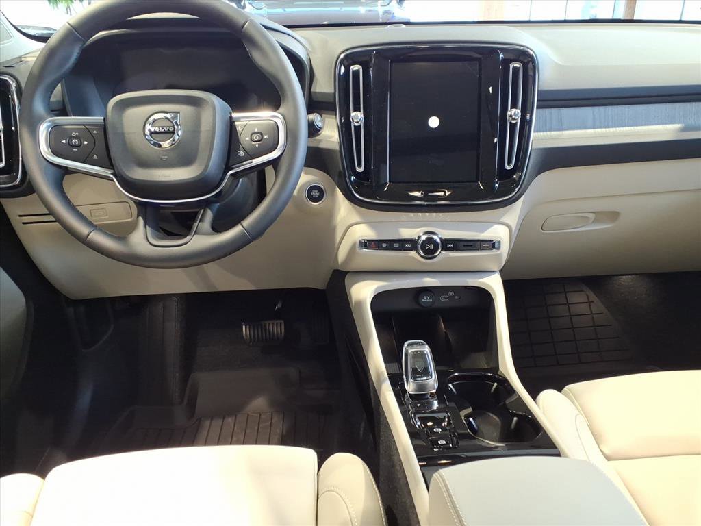 New 2026 Volvo XC40 B4 Plus w/ Protection Package Premier image 13