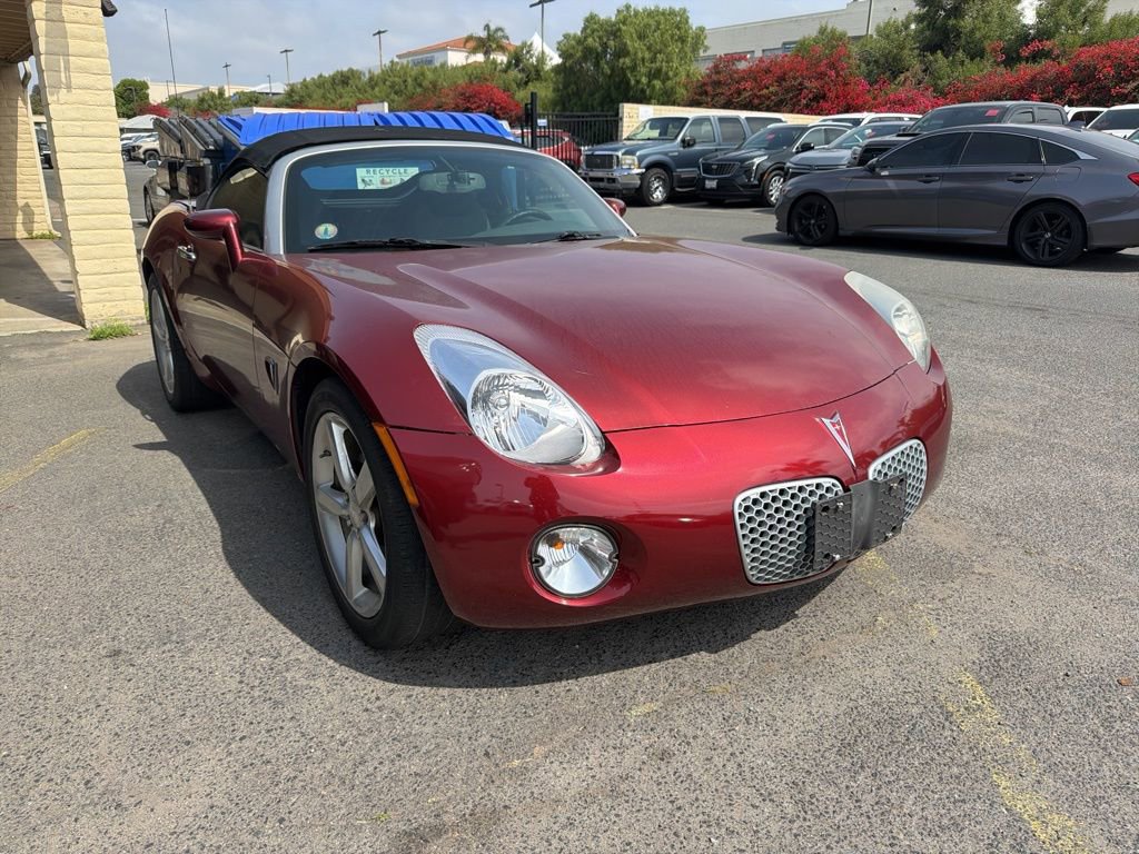 Used 2009 Pontiac Solstice Convertible image 3
