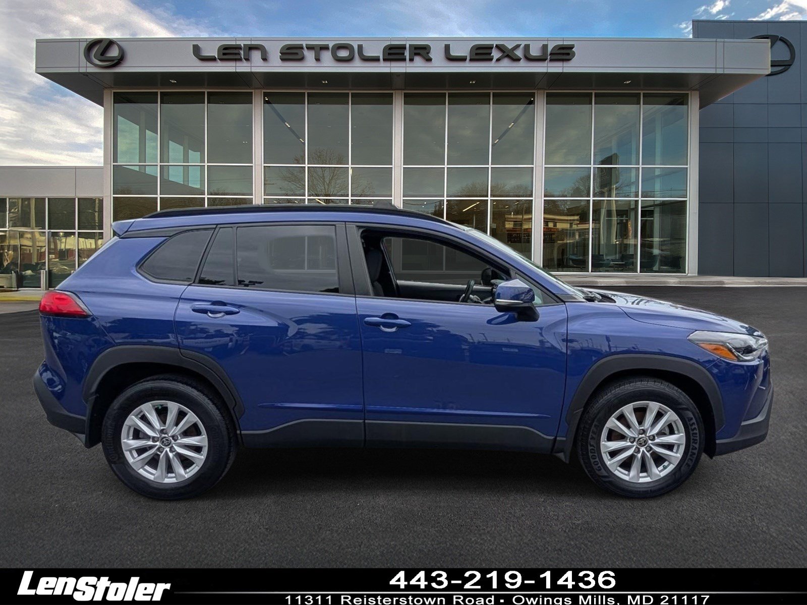 Used 2023 Toyota Corolla Cross LE w/ Moonroof Package AWD/4WD image 2