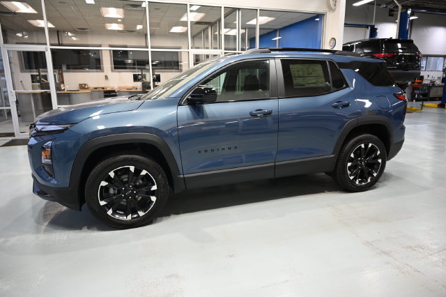 New 2027 Chevrolet Equinox RS w/ Convenience Package III AWD/4WD image 7