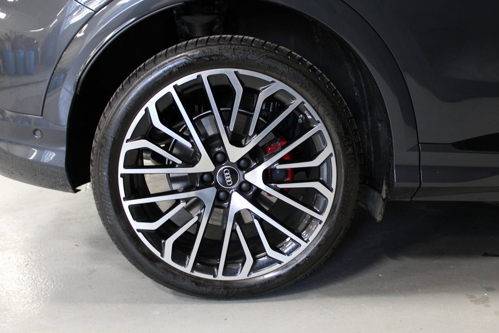 Used 2025 Audi SQ5 Prestige image 16