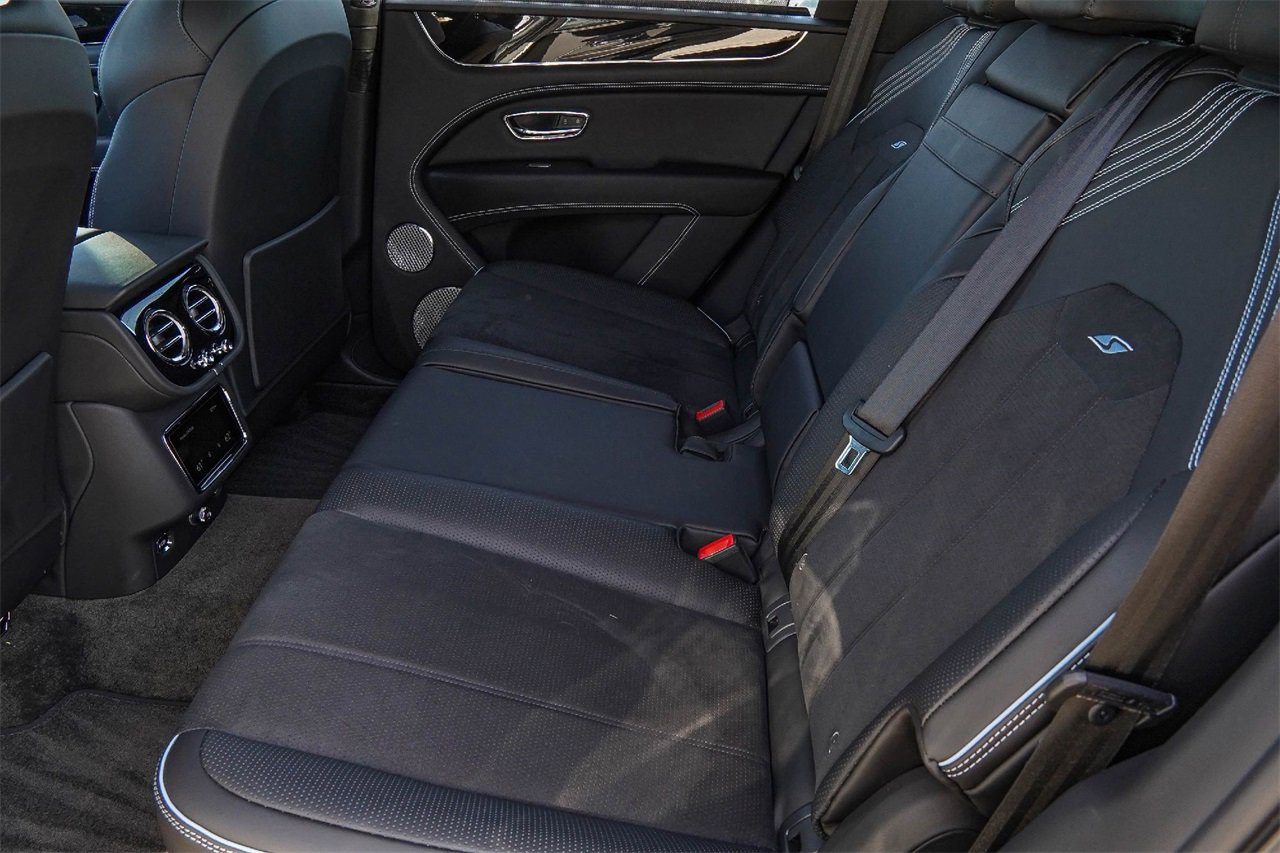 Used 2023 Bentley Bentayga image 41