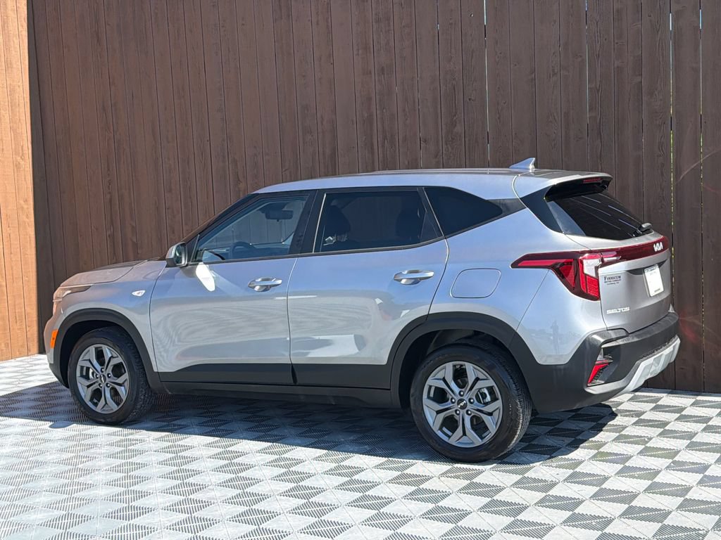 Used 2026 Kia Seltos LX FWD image 13