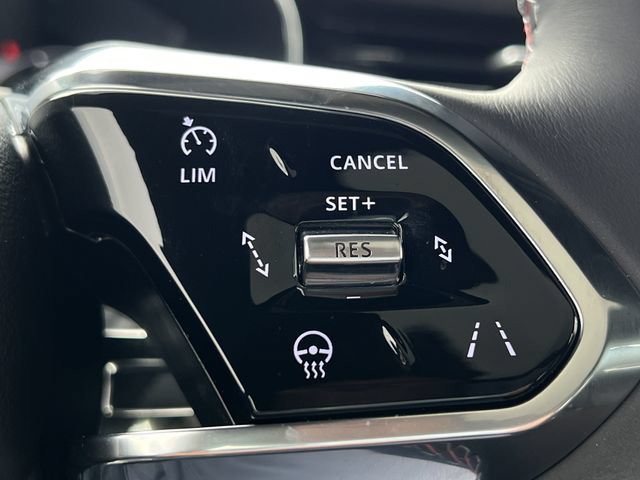 Used 2026 Jaguar F-PACE SVR AWD/4WD image 23