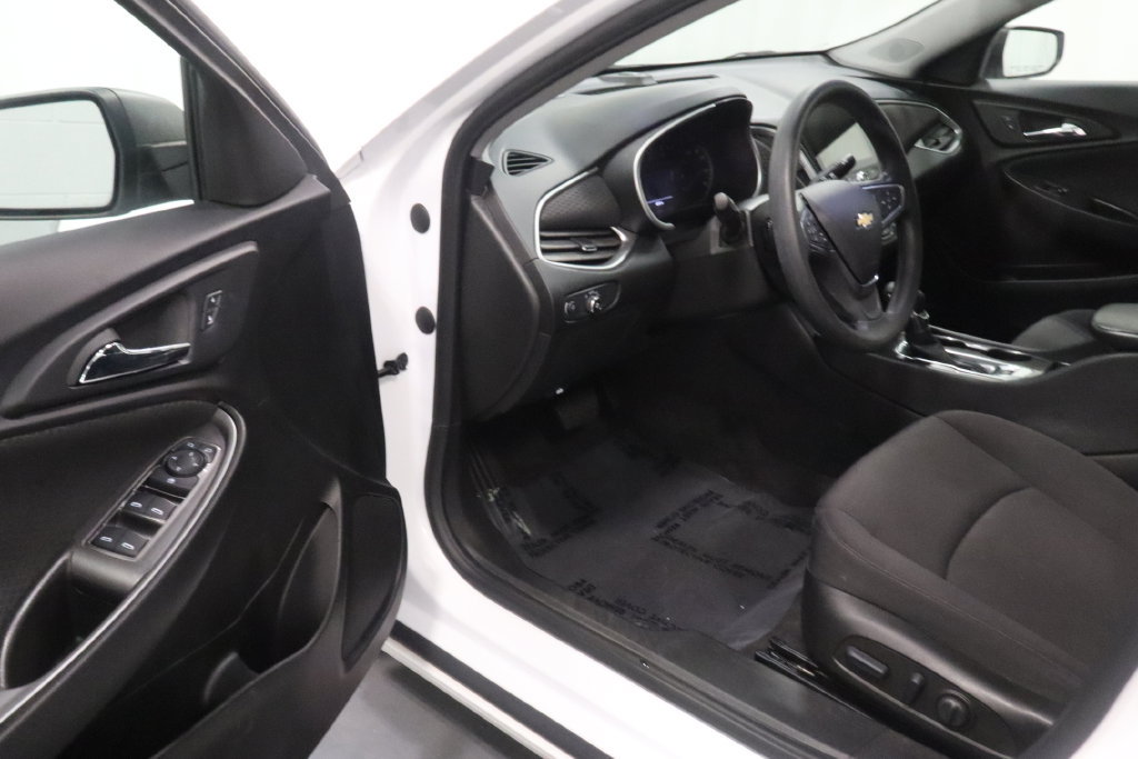 Used 2023 Chevrolet Malibu LS FWD image 11