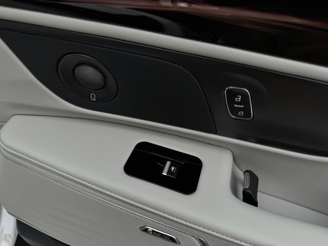 New 2026 Lincoln Nautilus Reserve w/ Jet Appearance Package image 16