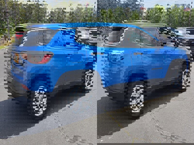 Used 2025 Jeep Compass Sport image 12