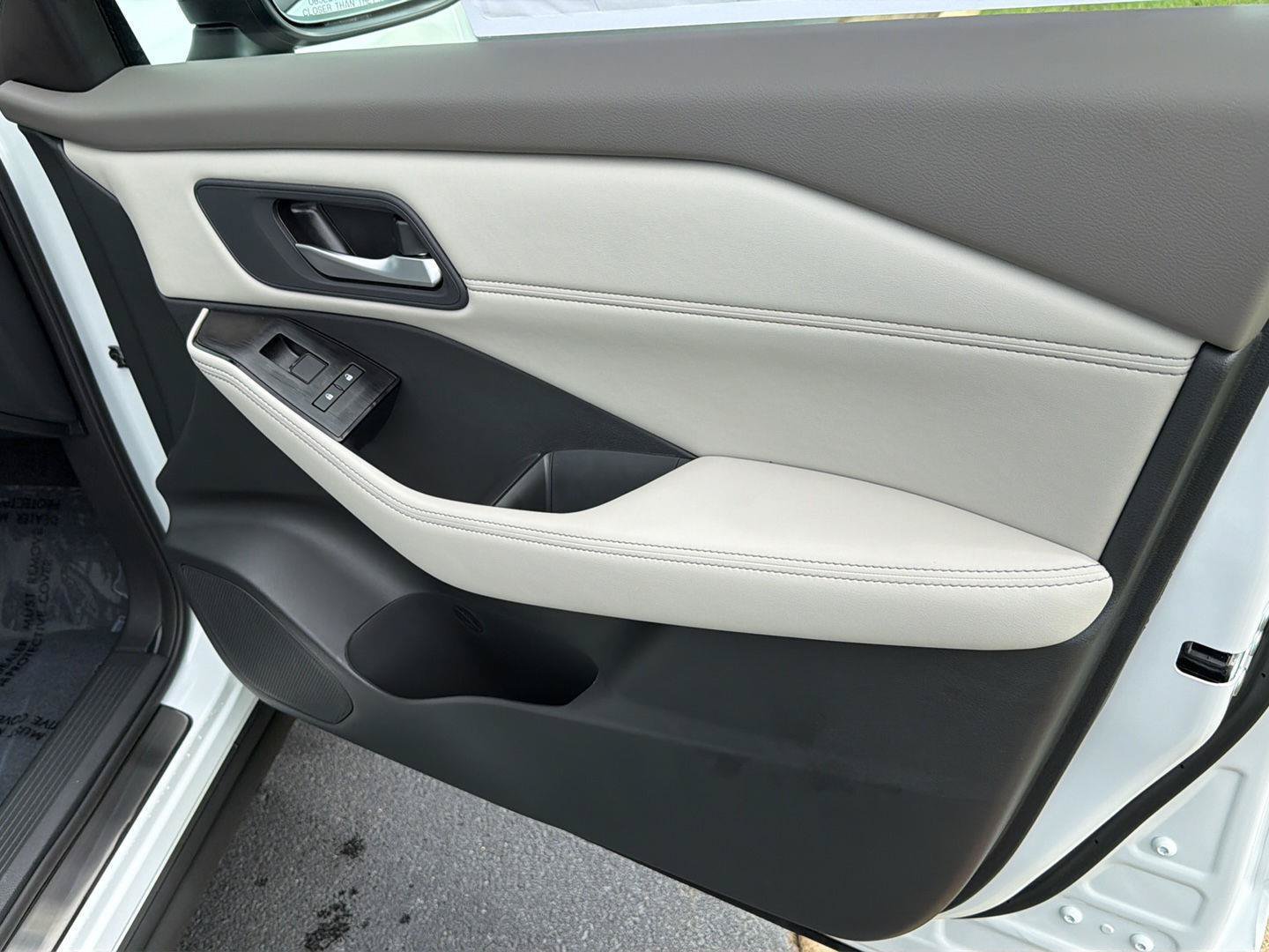 New 2026 Nissan Rogue Dark Armor FWD image 15