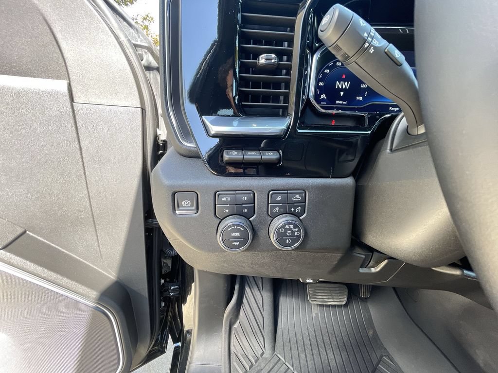 Certified 2025 Chevrolet Silverado 2500 High Country w/ High Country Premium Package AWD/4WD image 18
