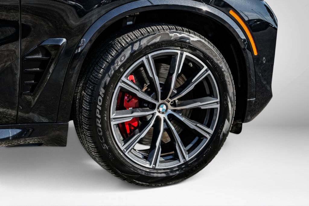 Used 2024 BMW X5 M60i AWD/4WD image 51
