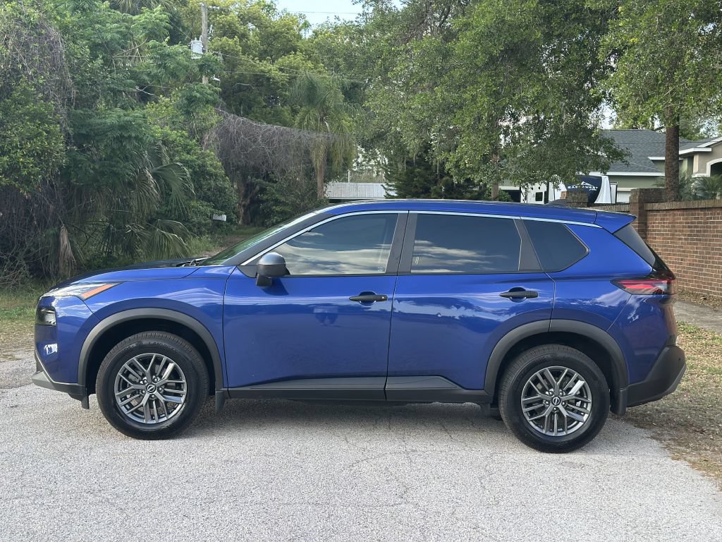 Used 2023 Nissan Rogue S FWD image 2