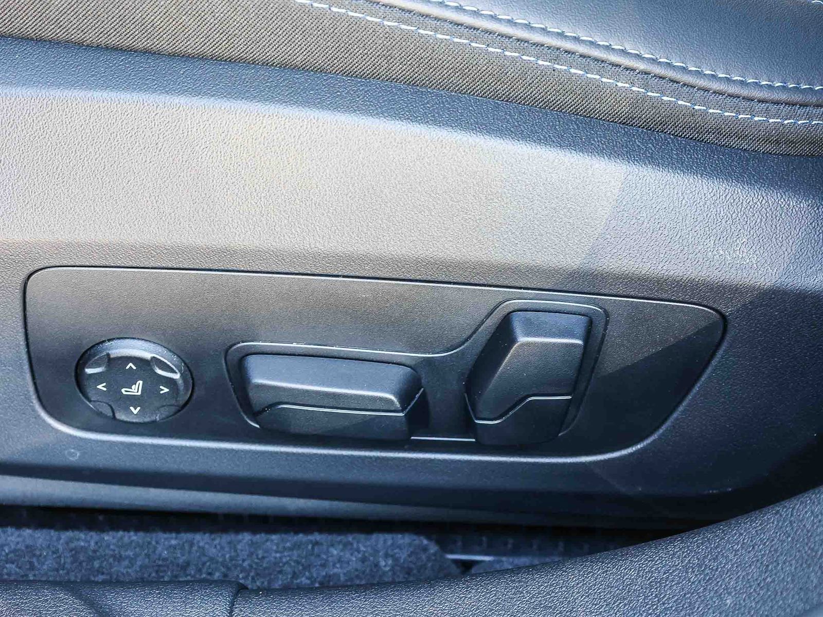 Used 2025 BMW M235i xDrive w/ Premium Package image 24