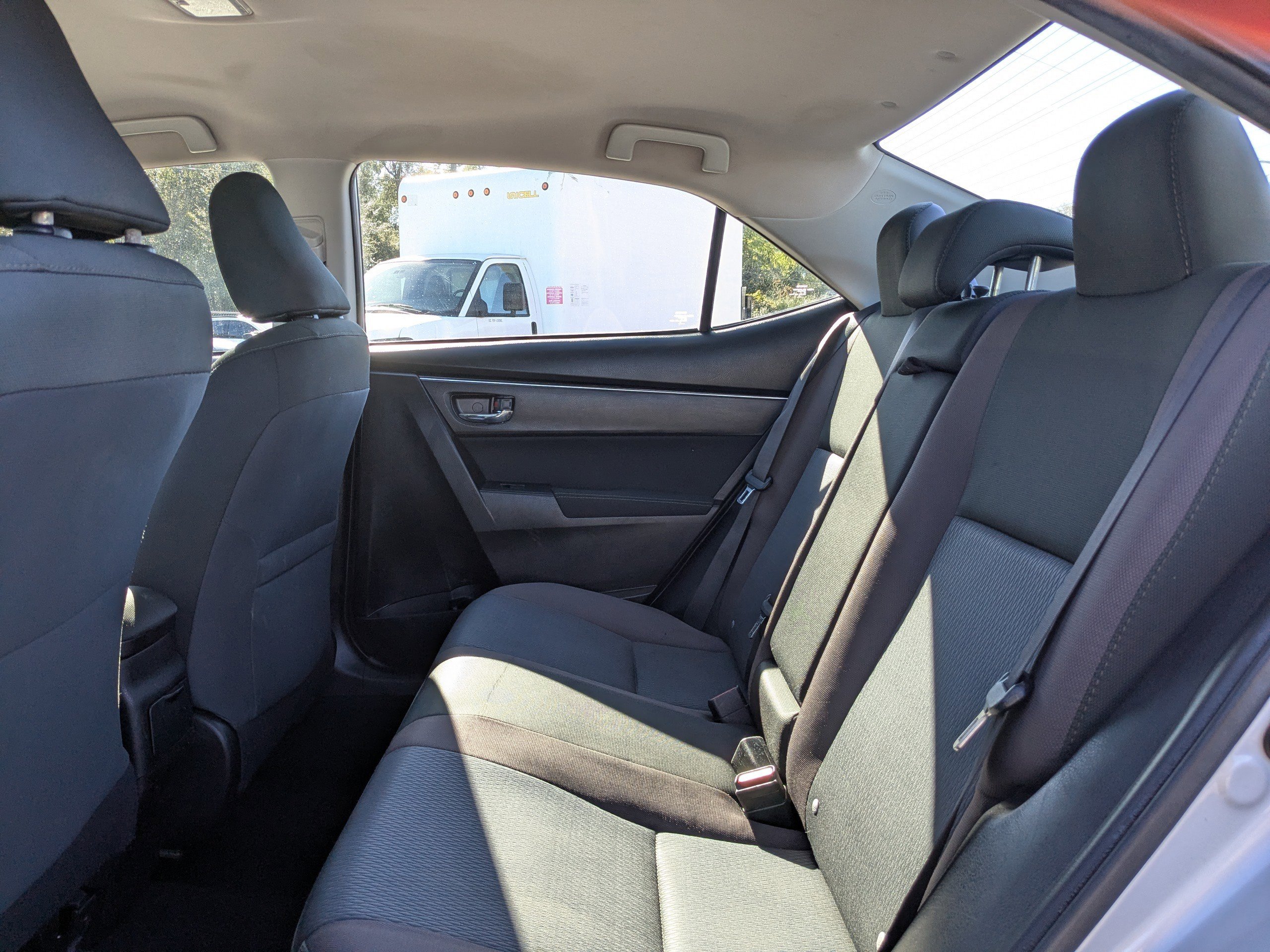 Used 2017 Toyota Corolla LE image 12