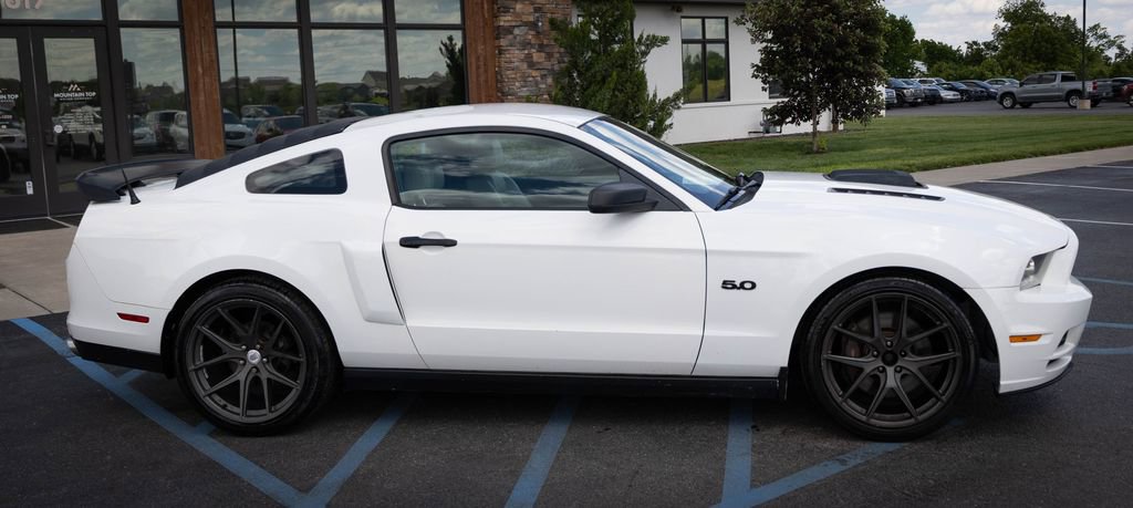 Used 2013 Ford Mustang GT Premium w/ Brembo Brake Pkg RWD image 24