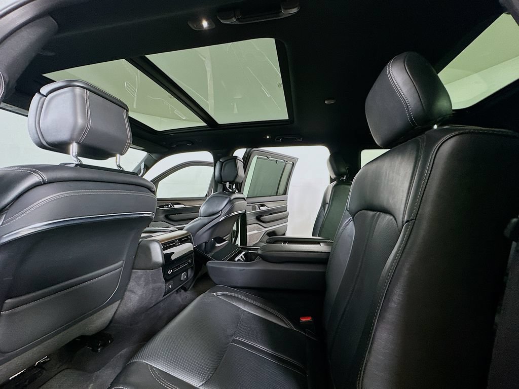 Used 2023 Jeep Grand Wagoneer 4WD image 13