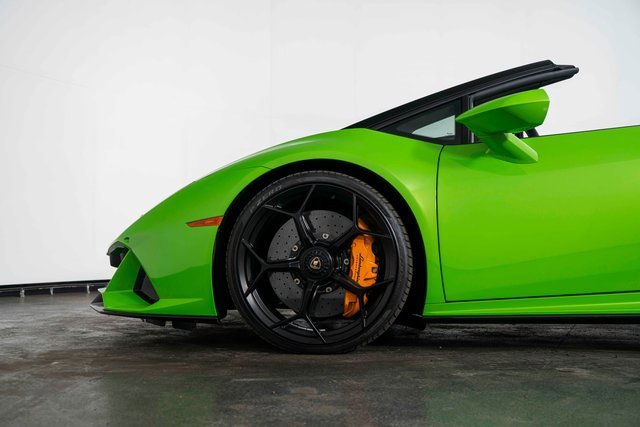 Used 2022 Lamborghini Huracan EVO image 13
