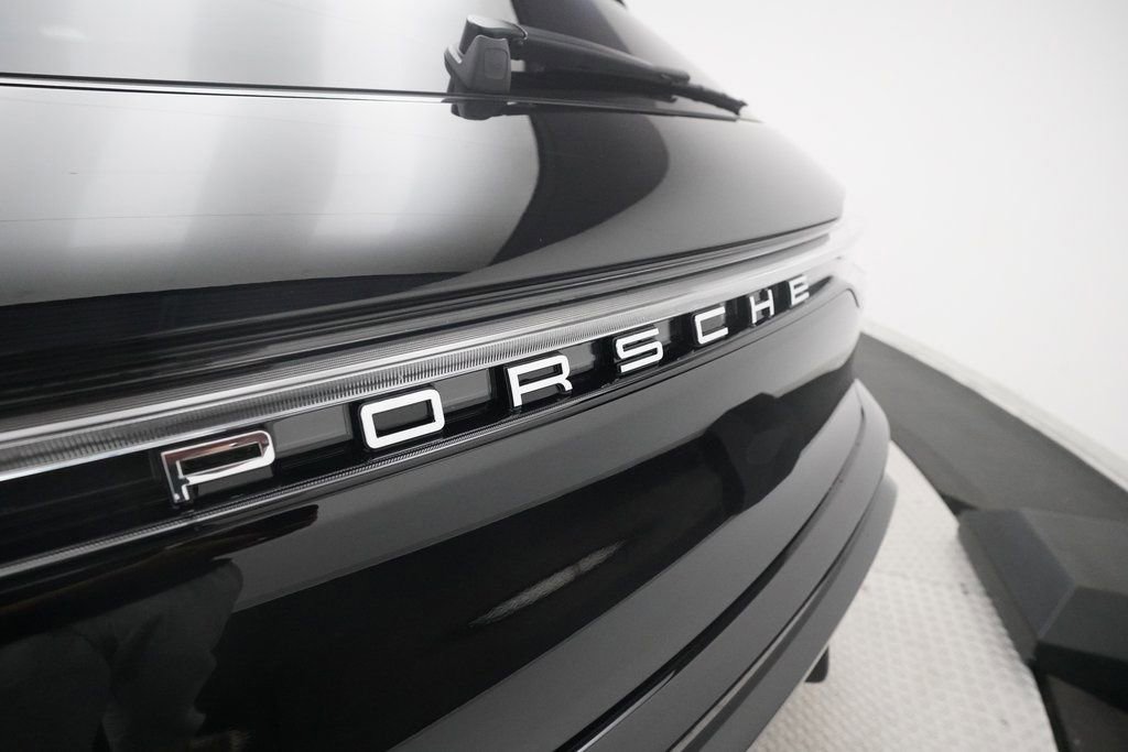 Certified 2026 Porsche Macan image 15