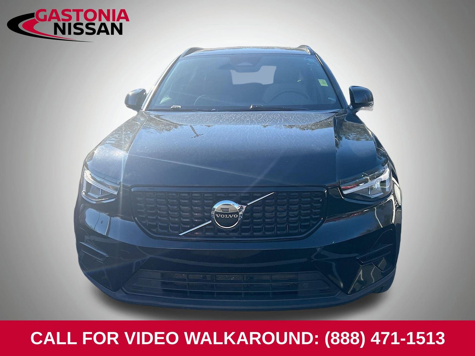 Used 2024 Volvo XC40 B5 Core image 3