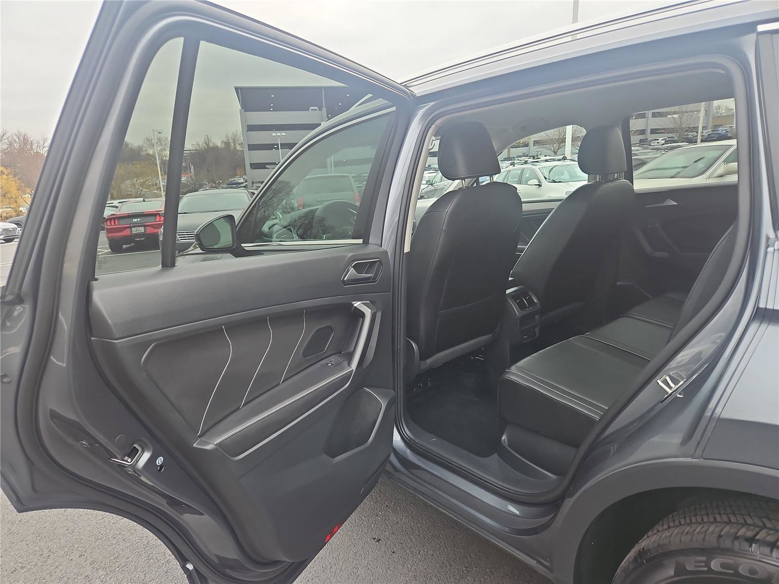 Certified 2024 Volkswagen Tiguan SE image 24