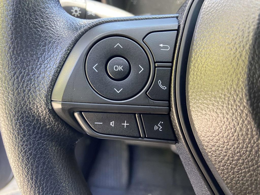 Used 2025 Toyota Corolla LE image 32