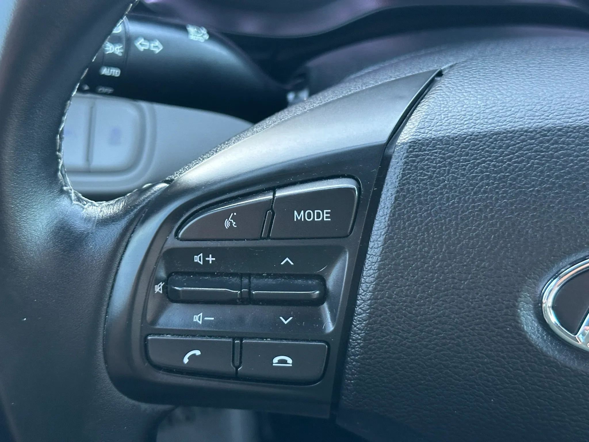 Used 2021 Hyundai Venue SEL FWD image 16