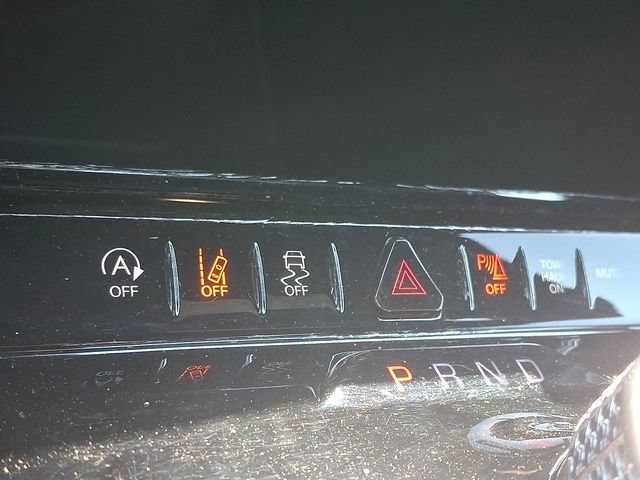 Used 2024 Jeep Wagoneer Series II w/ Flexible Seating Group RWD image 24