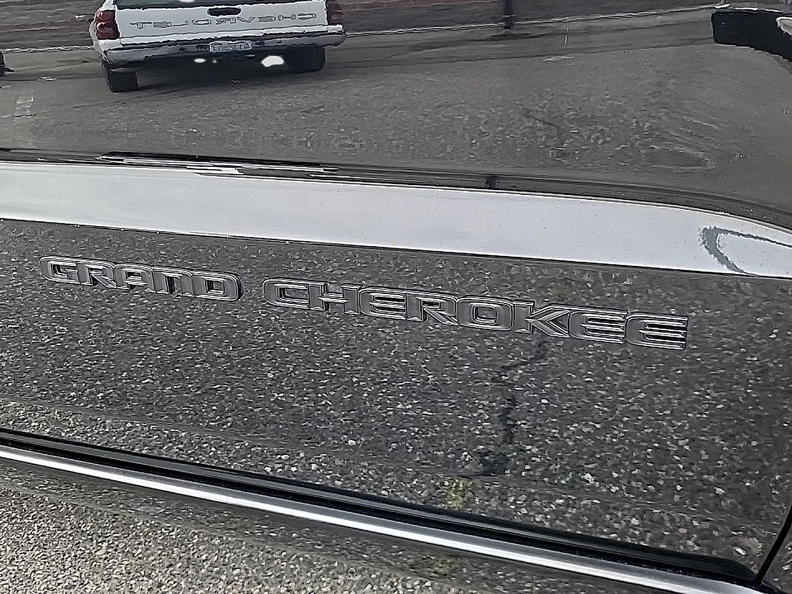 Used 2019 Jeep Grand Cherokee Altitude AWD/4WD image 34