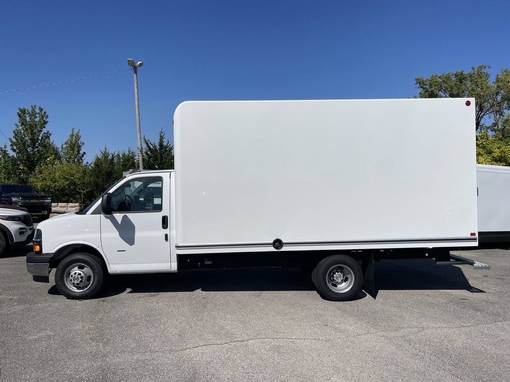 New 2025 Chevrolet Express 3500 w/ Power Convenience Package RWD image 3