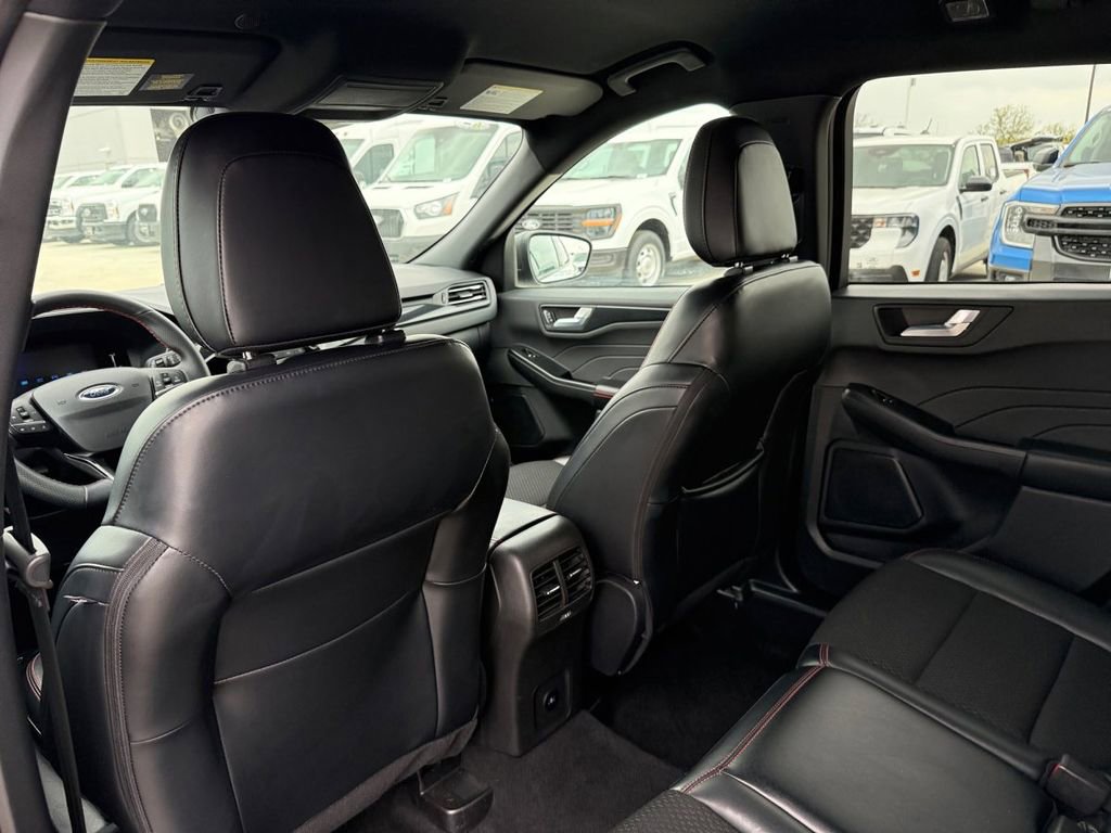 Used 2025 Ford Escape ST-Line image 5