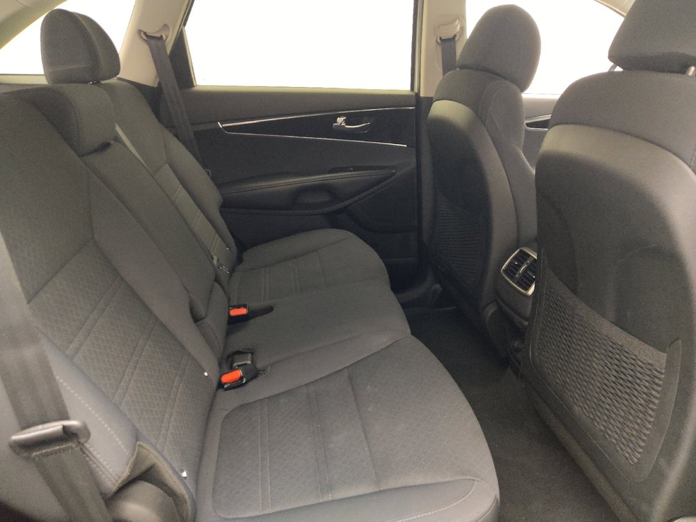 Used 2017 Kia Sorento AWD image 19
