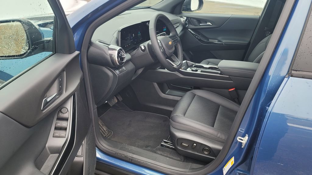 New 2026 Chevrolet Equinox LT w/ Convenience Package II image 18