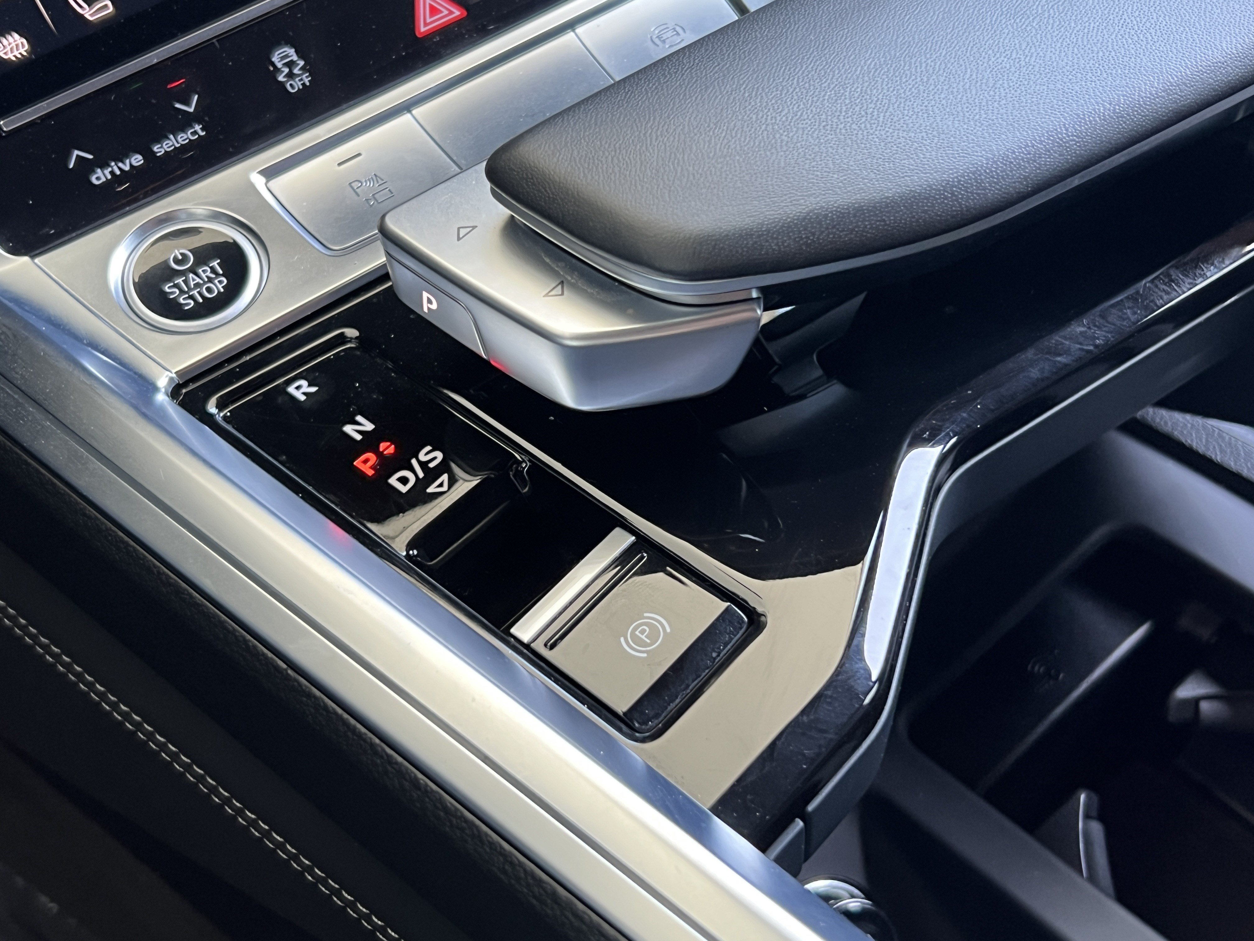Used 2022 Audi e-tron Chronos AWD/4WD image 32