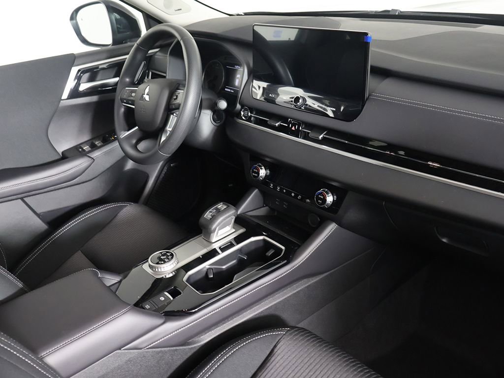 New 2026 Mitsubishi Outlander ES FWD image 26