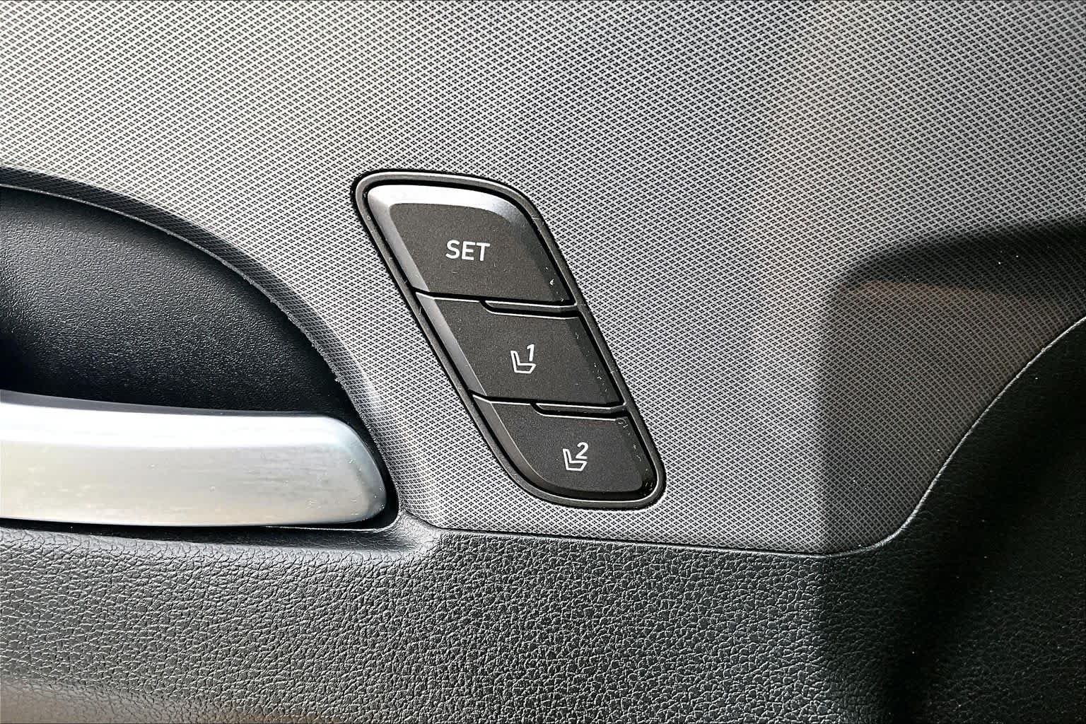 Used 2021 Hyundai Santa Fe Calligraphy AWD/4WD image 34
