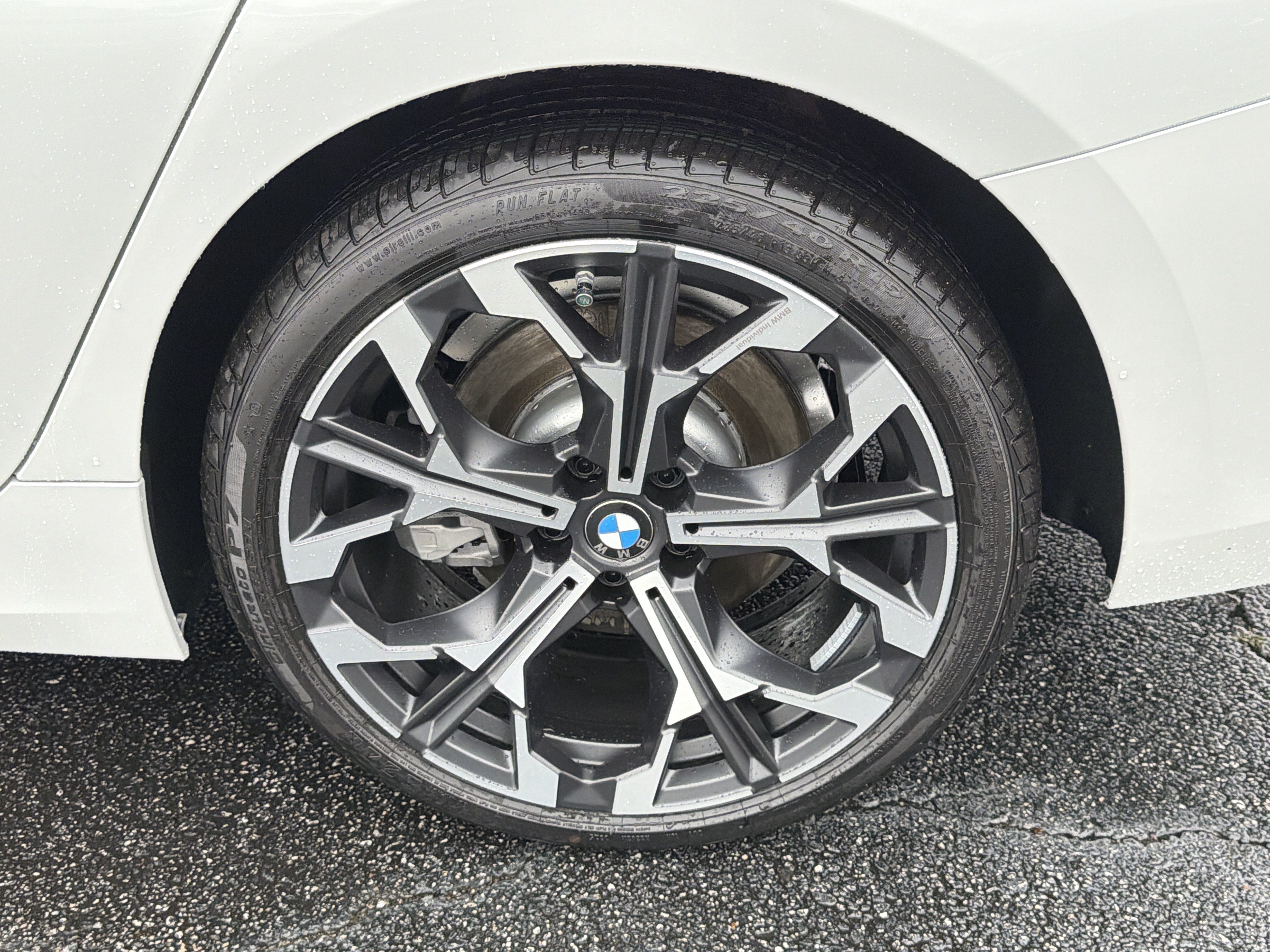 New 2026 BMW 330i Sedan w/ Premium Package RWD image 28