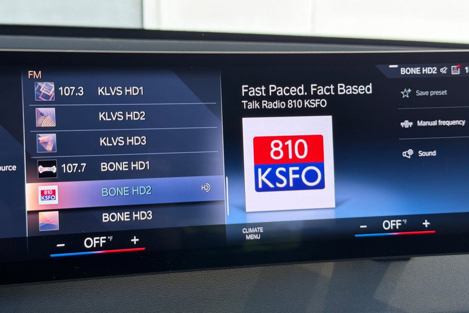 Used 2023 BMW iX xDrive50 w/ Sport Package AWD/4WD image 25