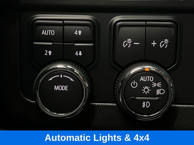 Used 2025 Chevrolet Suburban RST w/ Comfort Package AWD/4WD image 19