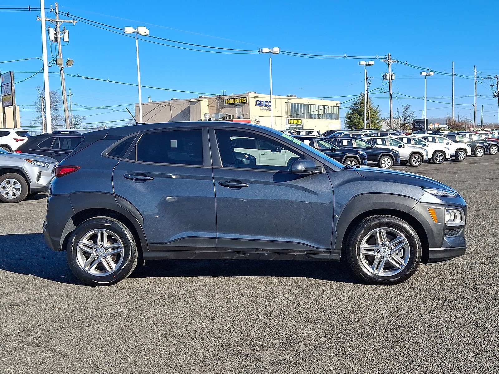 Used 2021 Hyundai Kona SE image 8