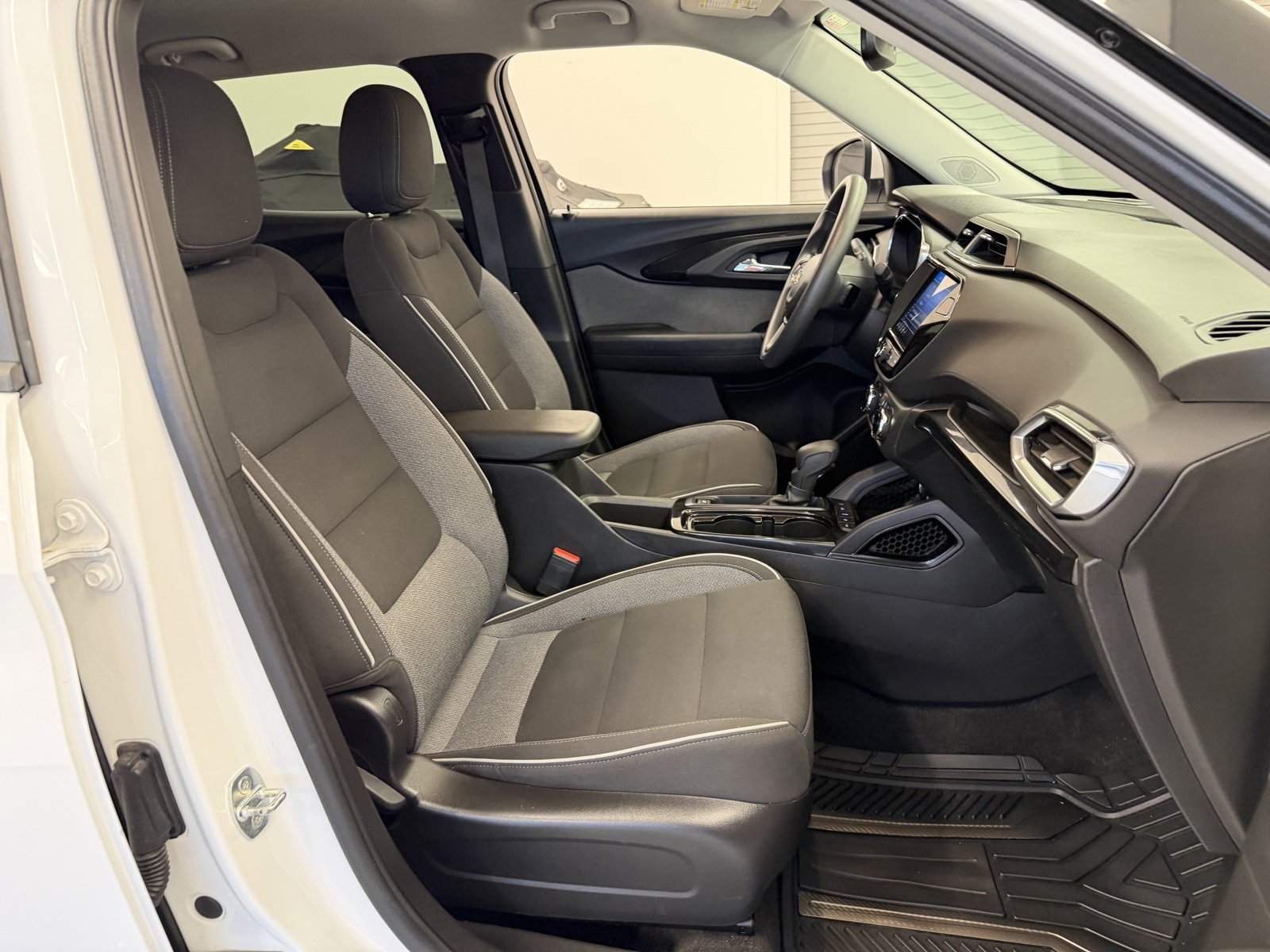 Used 2021 Chevrolet TrailBlazer LT w/ Convenience Package image 43