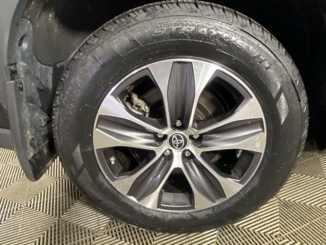 Used 2022 Toyota Highlander XLE image 29