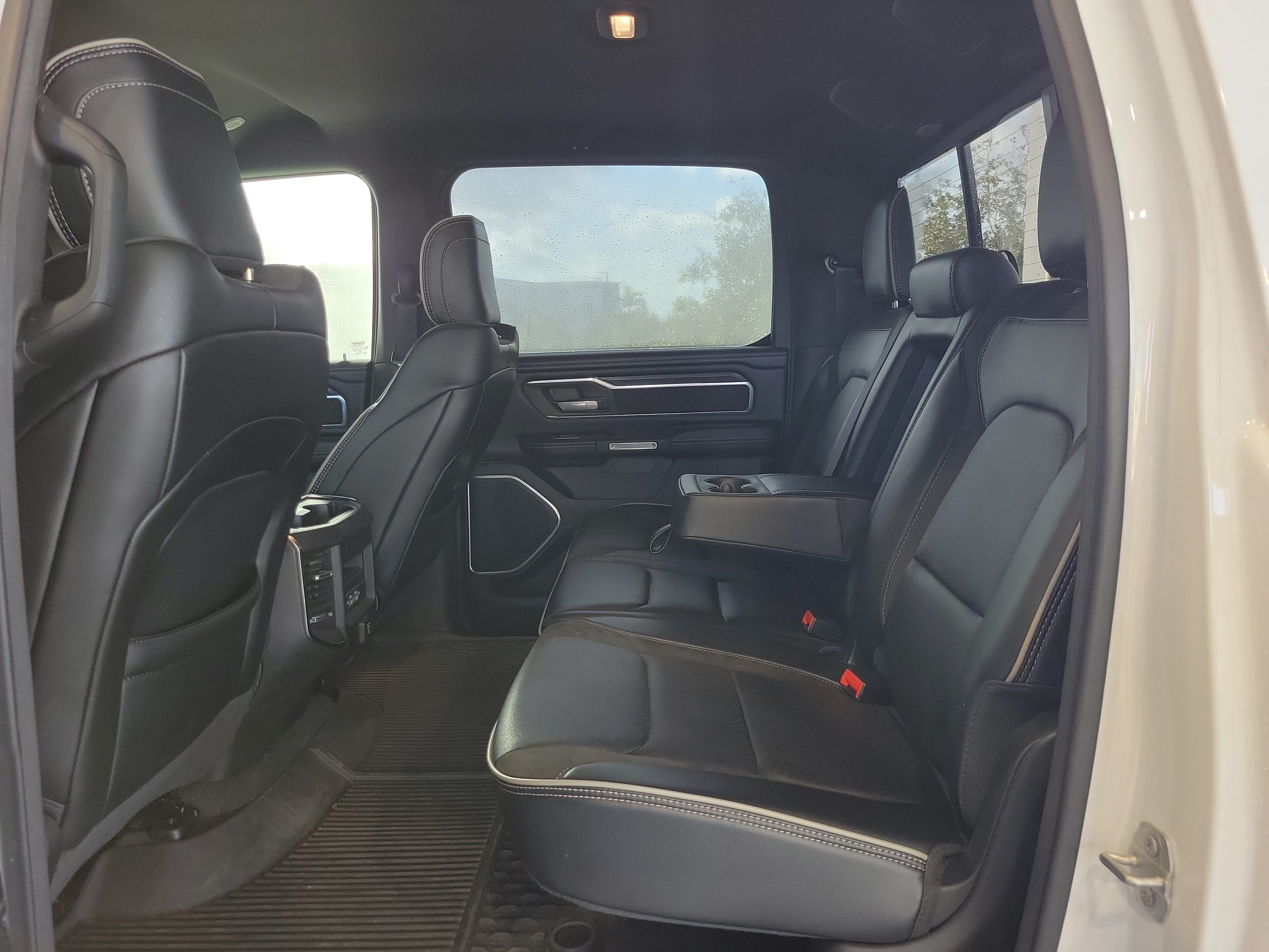 Used 2023 RAM 1500 Laramie AWD/4WD image 9