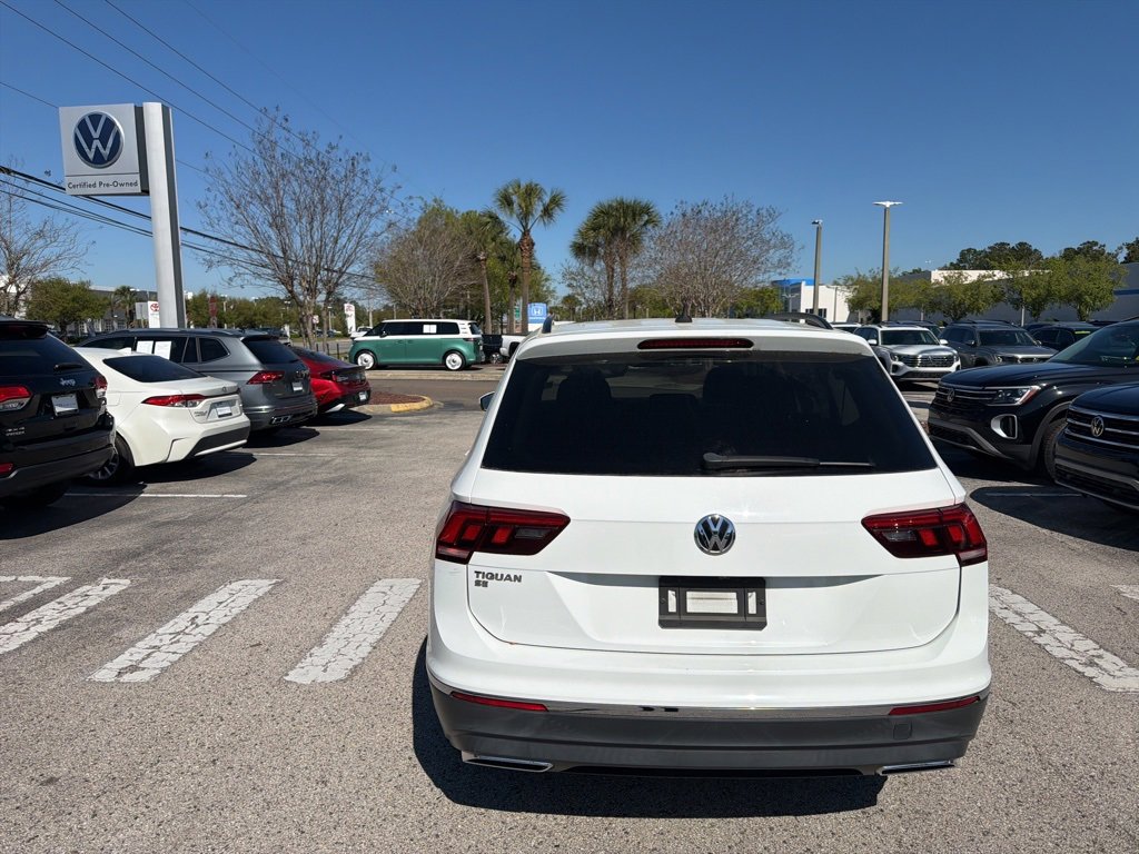 Certified 2020 Volkswagen Tiguan SE w/ Panoramic Sunroof Package image 6