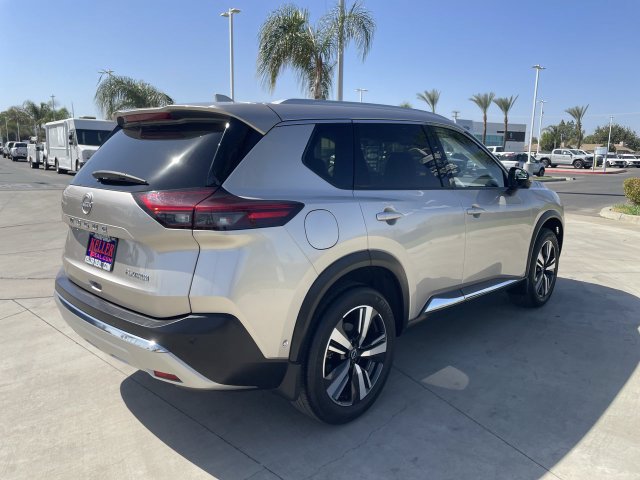 Used 2023 Nissan Rogue Platinum FWD image 8