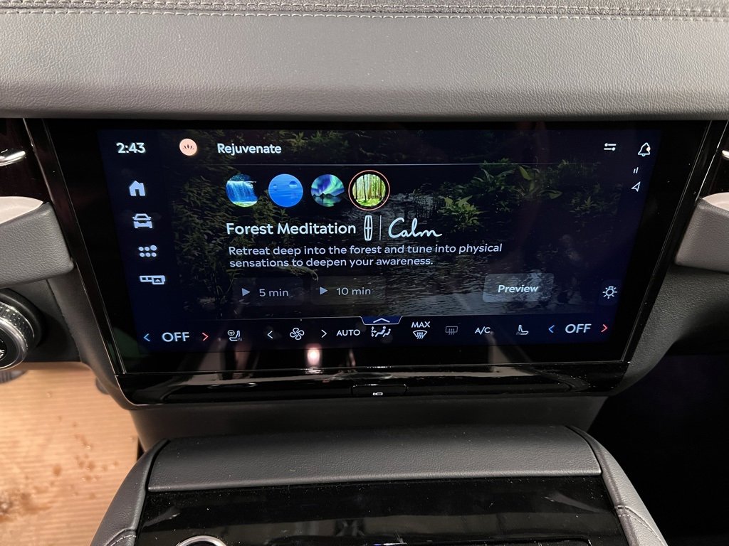 Used 2025 Lincoln Navigator Reserve w/ Jet Appearance Package image 12