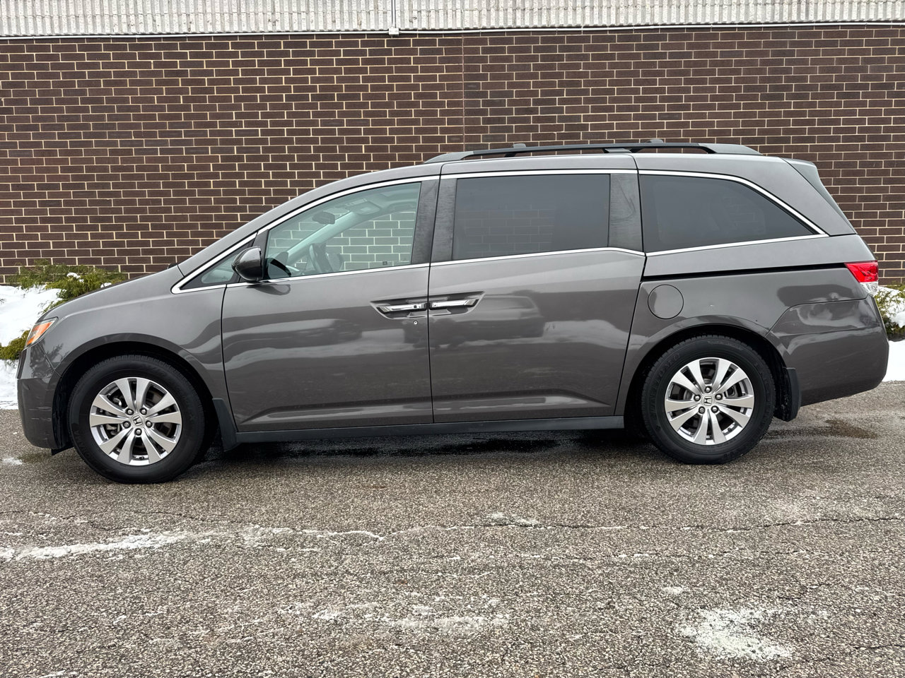 Used 2017 Honda Odyssey EX-L image 2