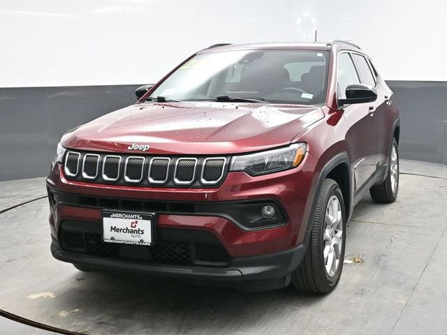 Used 2022 Jeep Compass Latitude AWD/4WD image 2