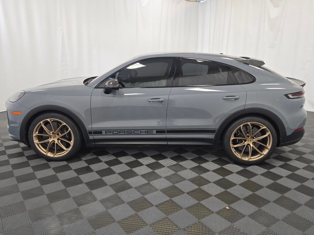 Certified 2024 Porsche Cayenne Turbo GT AWD/4WD image 2
