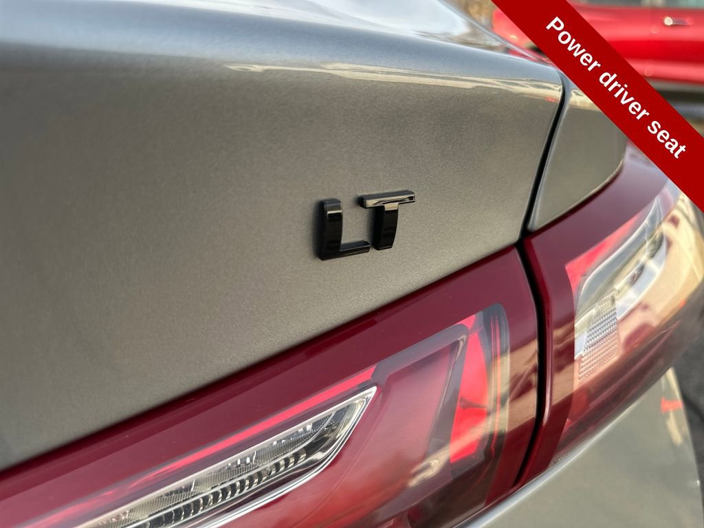Used 2023 Chevrolet Malibu LT image 37