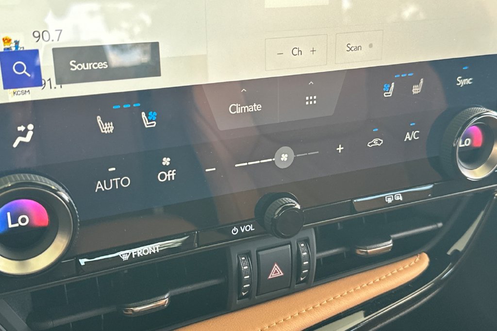 Used 2026 Lexus NX 350 AWD w/ Luxury Package image 23