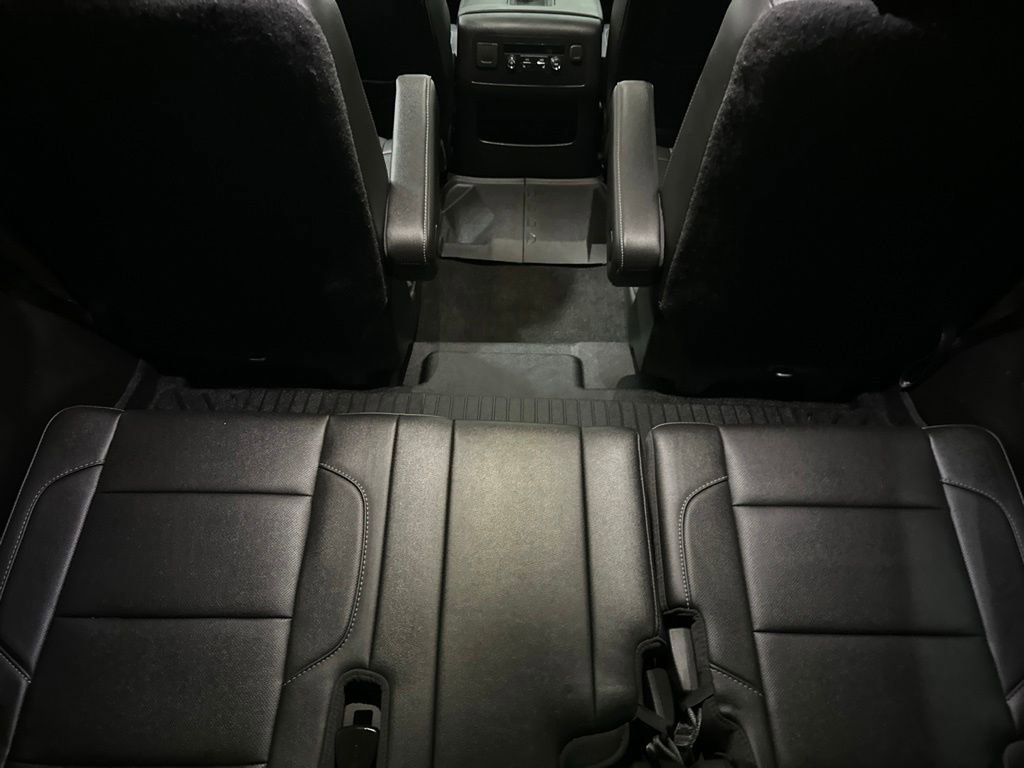 Used 2018 Chevrolet Tahoe Premier w/ RST 6.2L Performance Edition AWD/4WD image 16